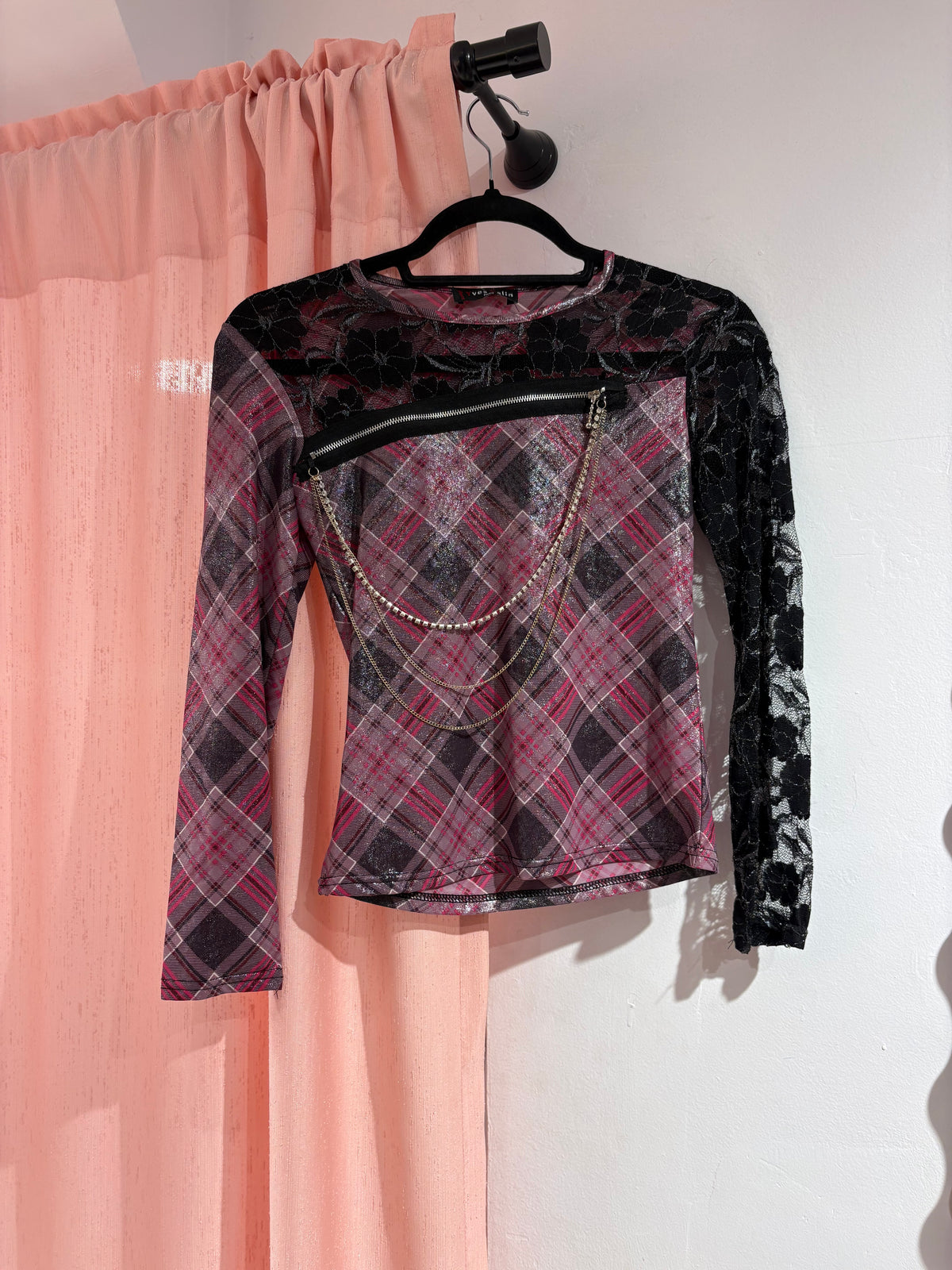 Super cool y2k long sleeve top with lace detail (M)