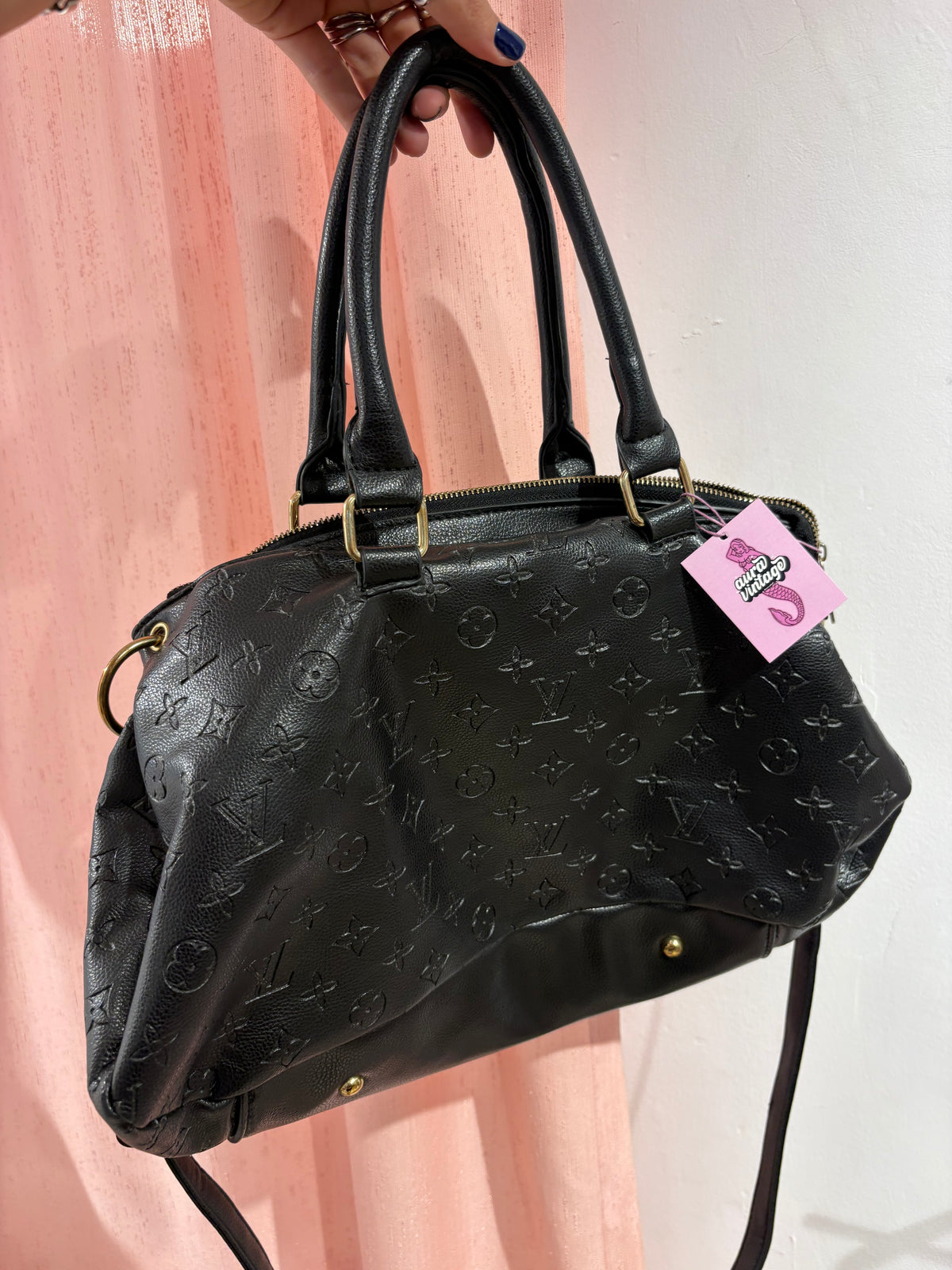 LV replica bag in great quality/condition
