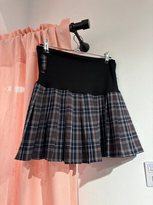 High-waisted plaid pleated mini skirt with ribbed waistband (S/M)