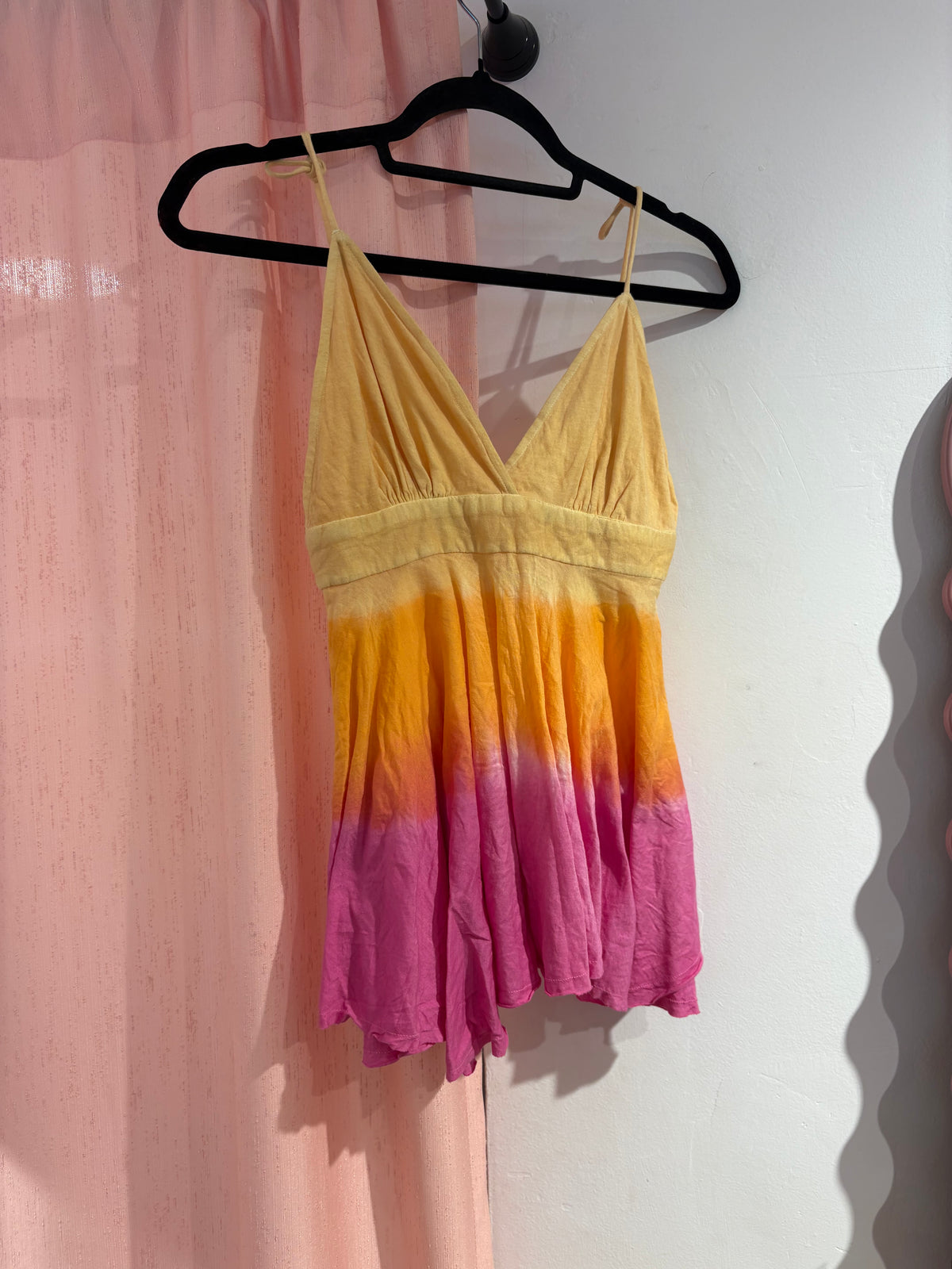 Sunset colors pretty tank top (M)