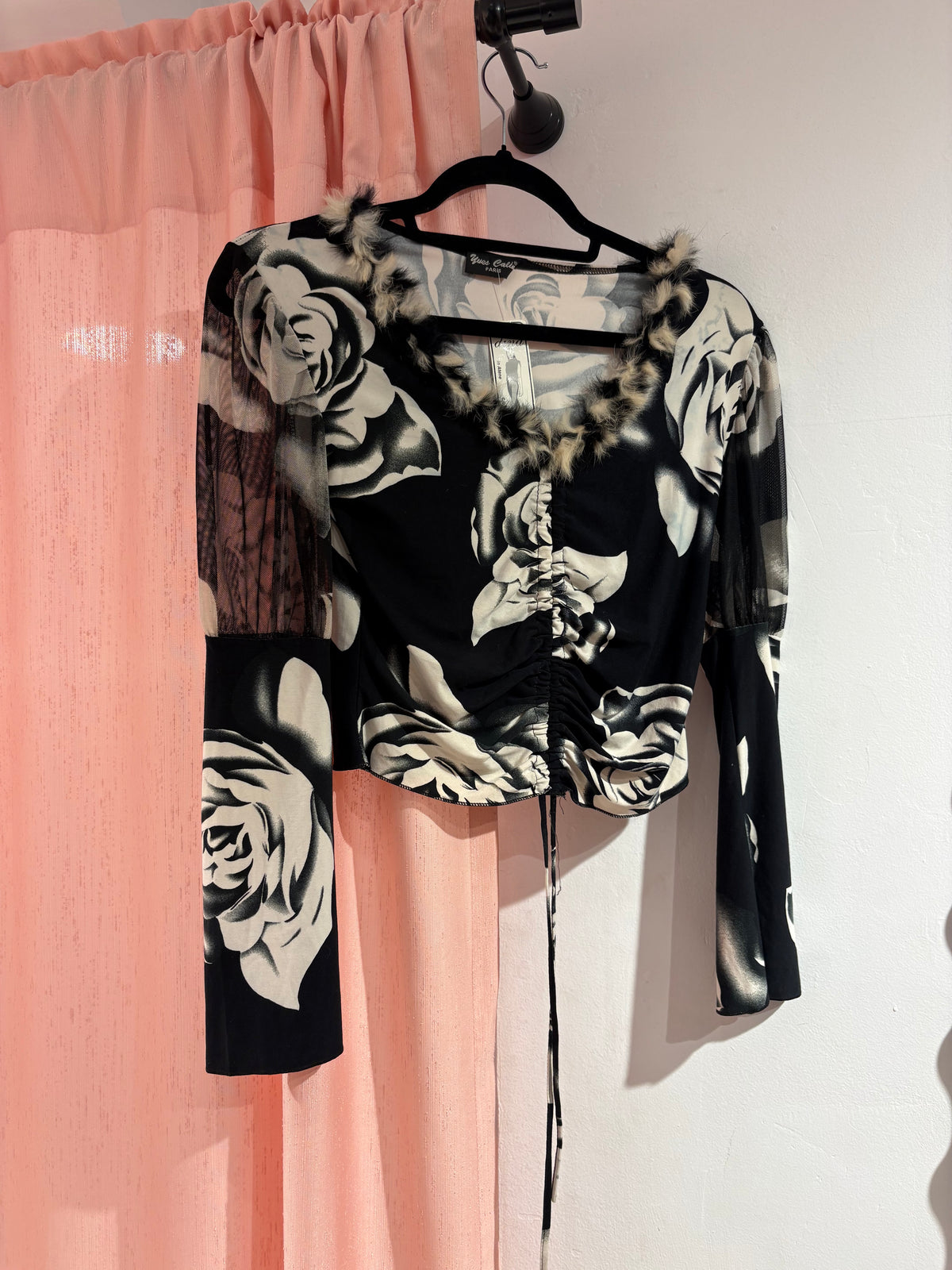 Super cool y2k long sleeve top with feathers & mesh details (M)