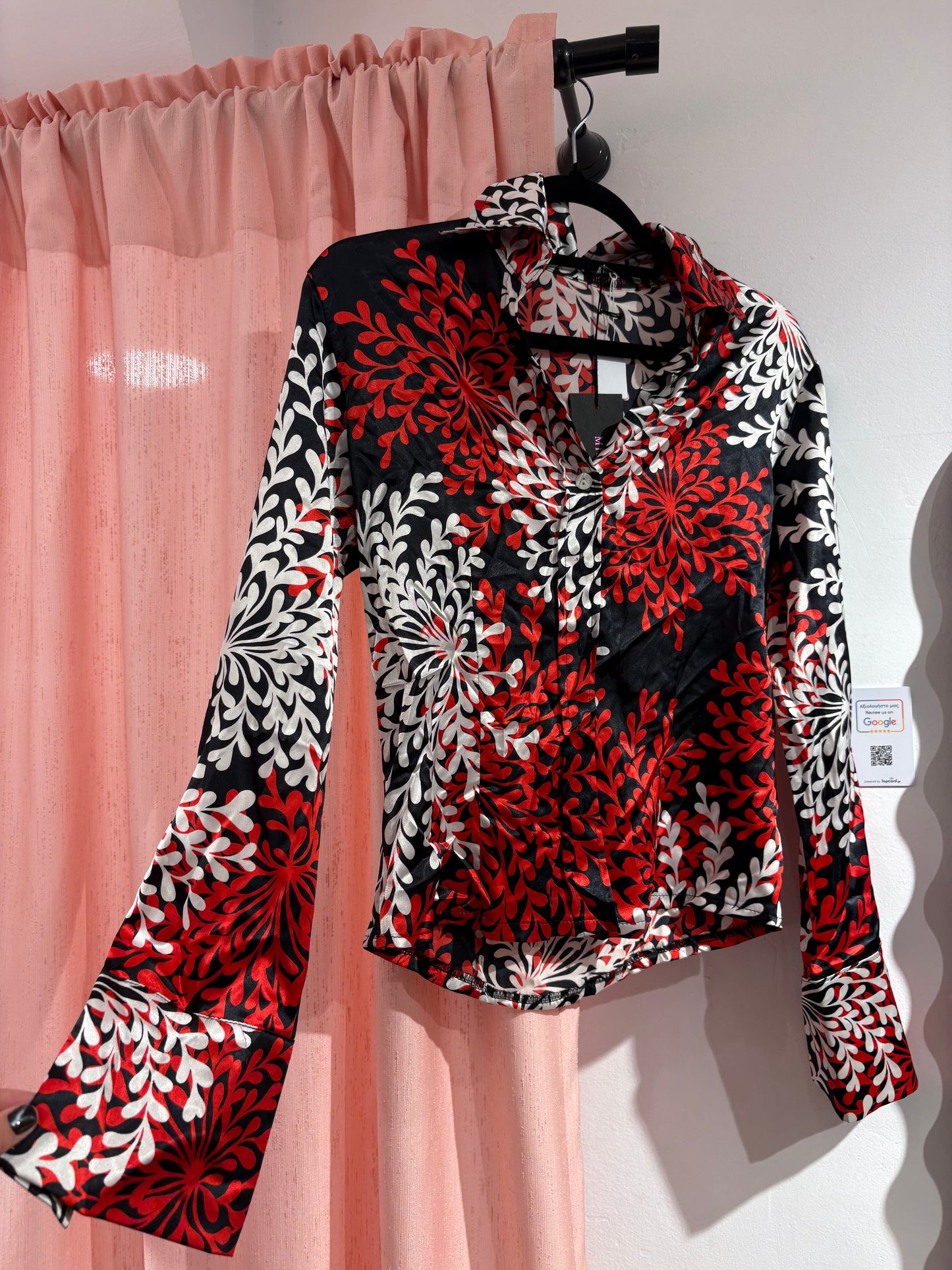 Pretty button-up skirt with flared sleeves (M)