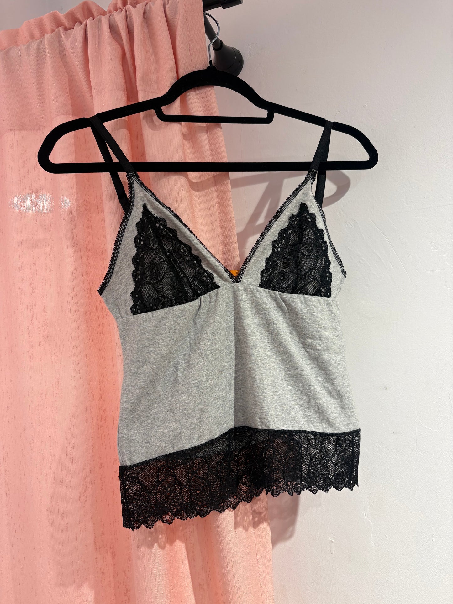 Cami top with lace details (L)