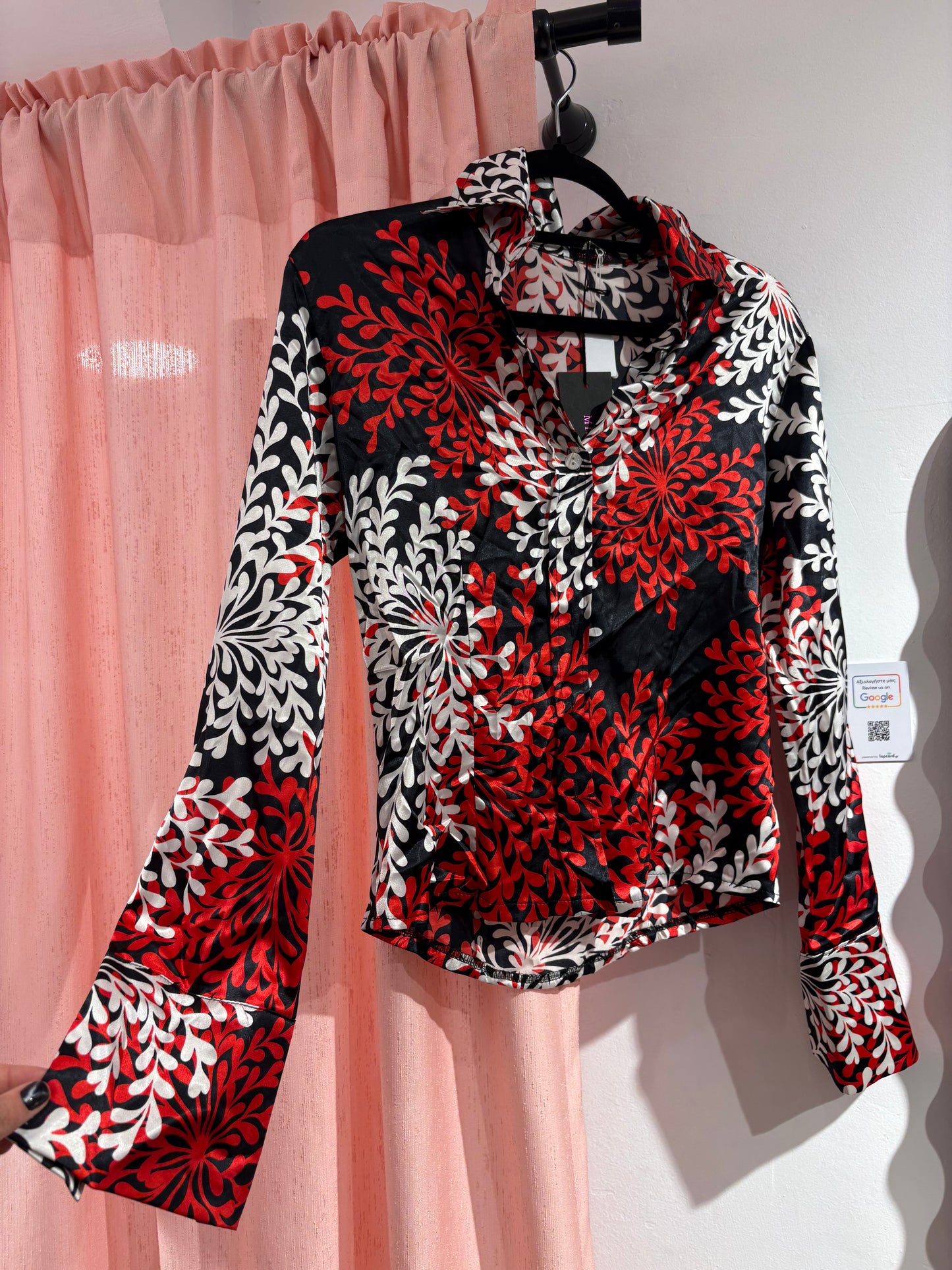 Pretty button-up skirt with flared sleeves (M)