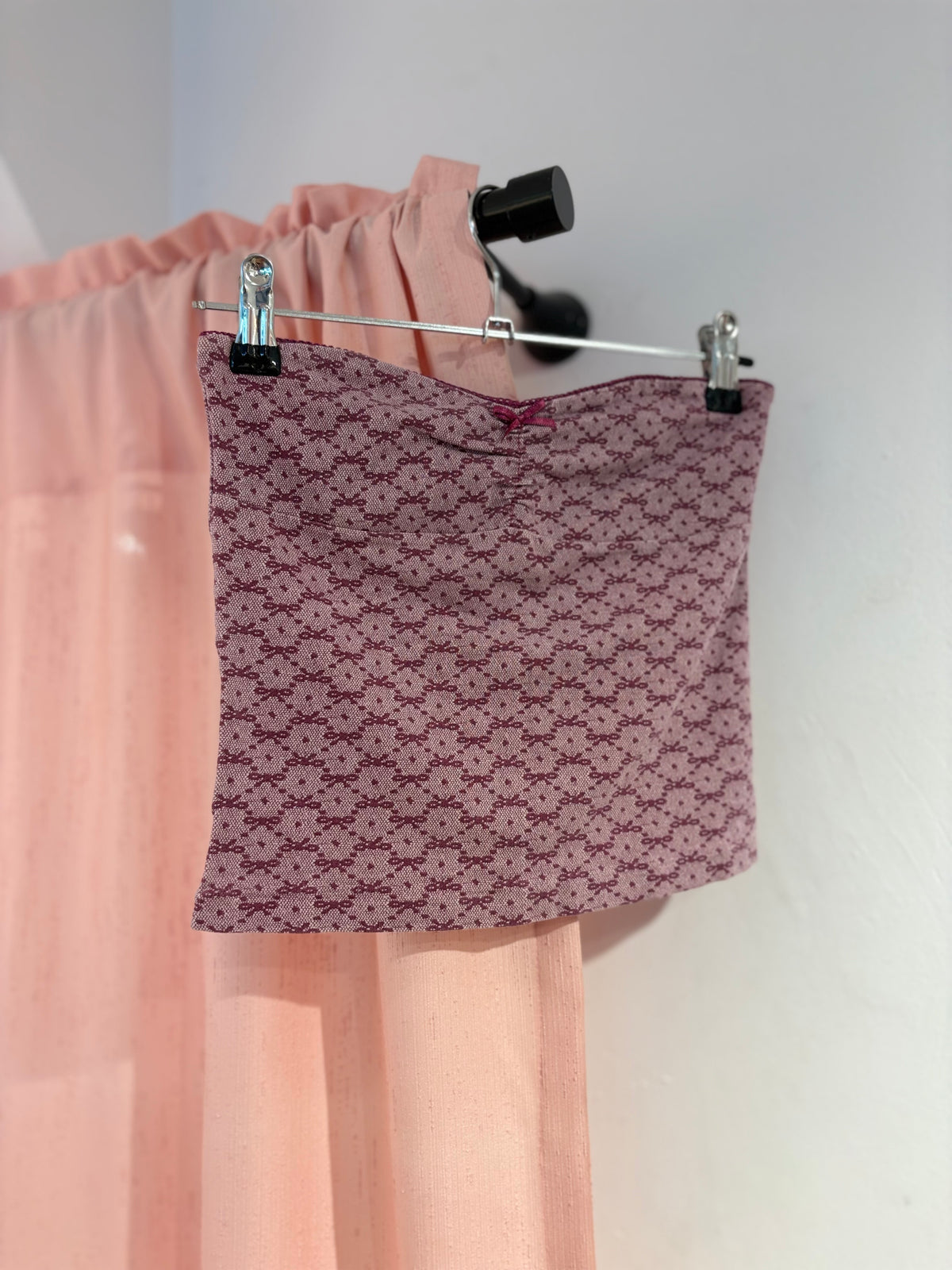 Cute strapless y2k BSK top (S)
