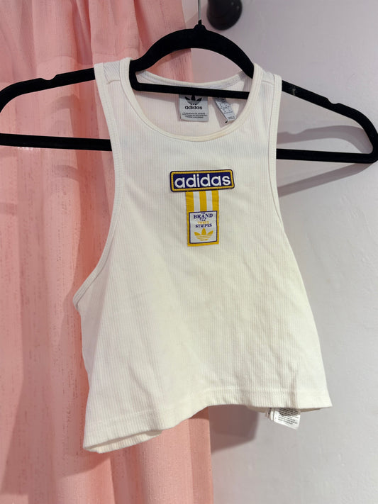 Cropped adidas top (M)