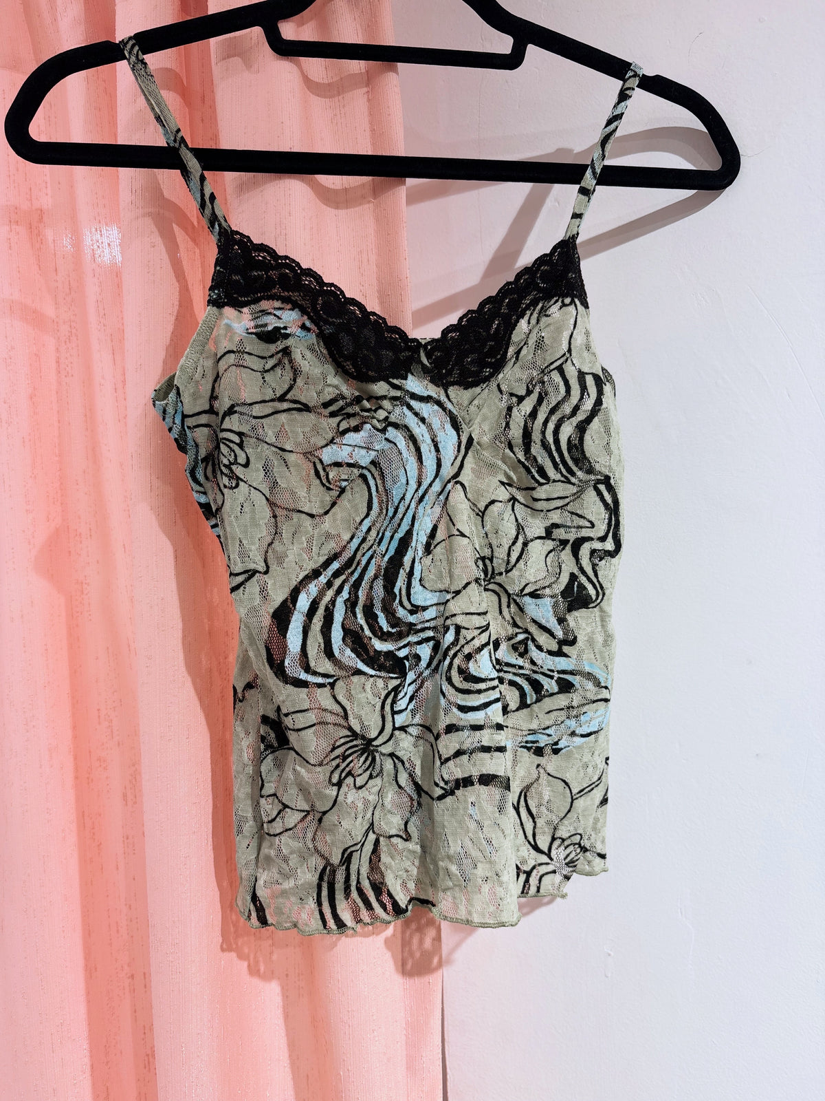 Cute mesh cami top with lace detail (S)