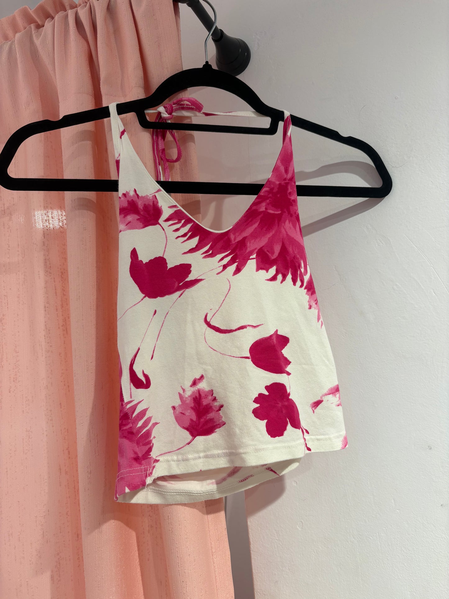 Beautiful v-neck floral top (One Size)