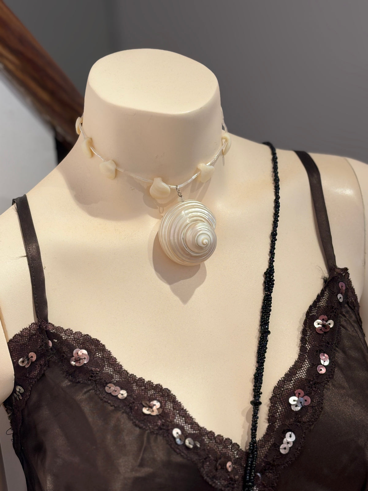 Incredible shell chocker
