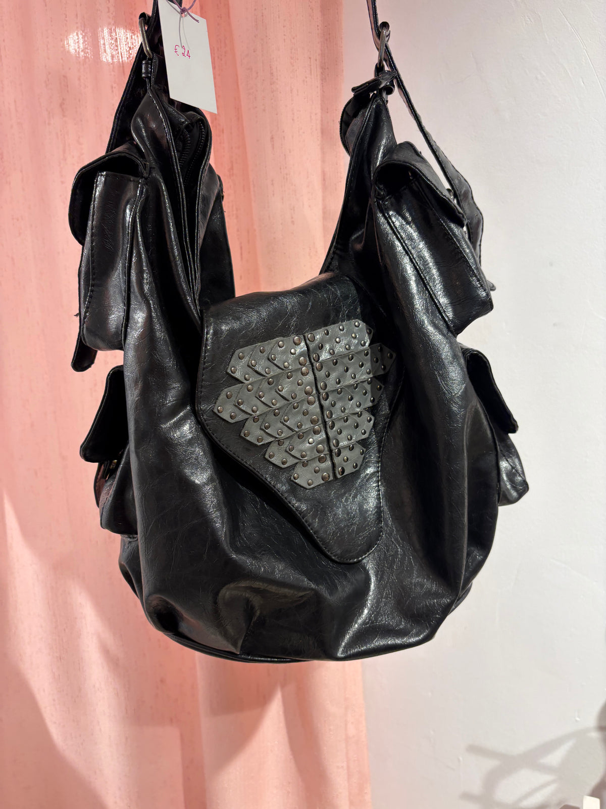 Black spacious cool girl bag