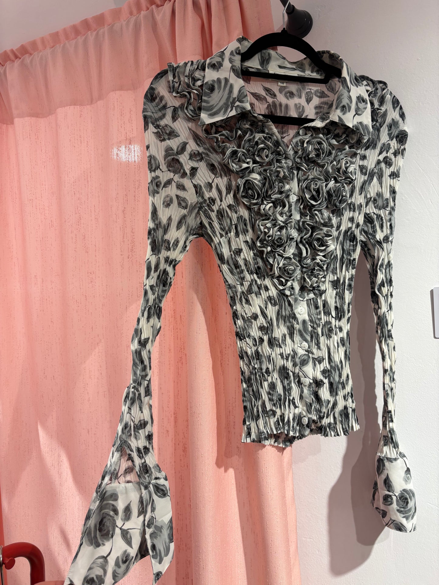 Office siren button-up floral shirt (M)