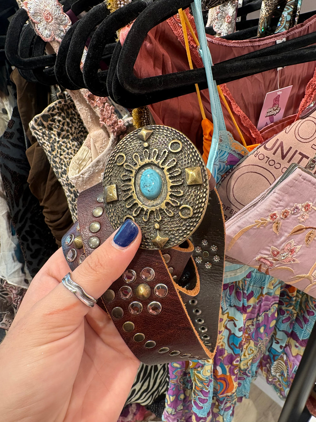 Incredible vintage belt with unique details