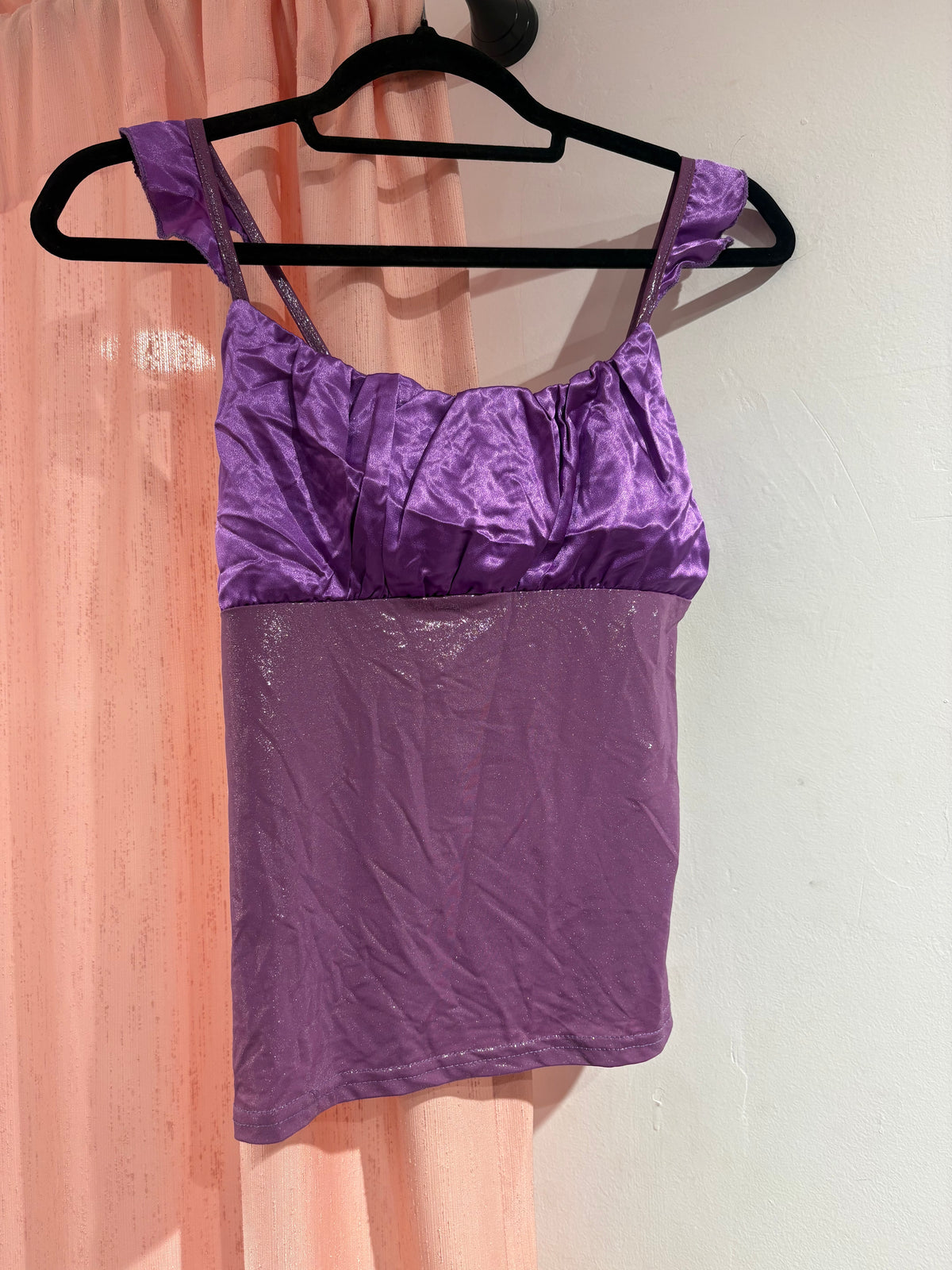 Super cute shimmery purple top (M-L)