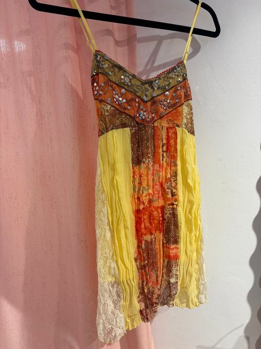 Pretty colorful cami top with sequin & lace details (M)