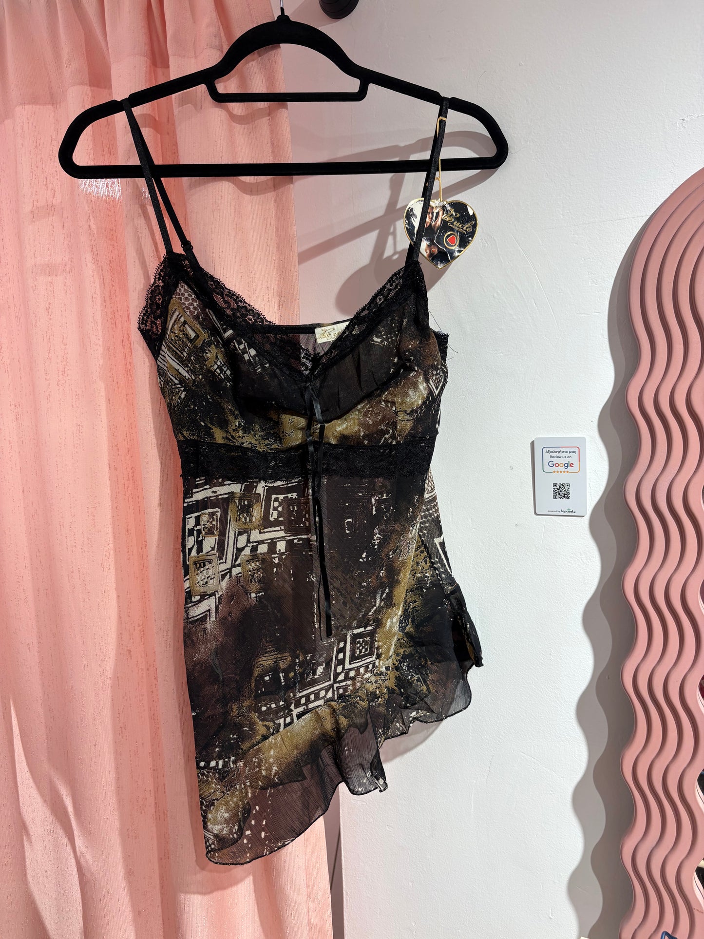 Dreamy asymmetrical mesh top (L)