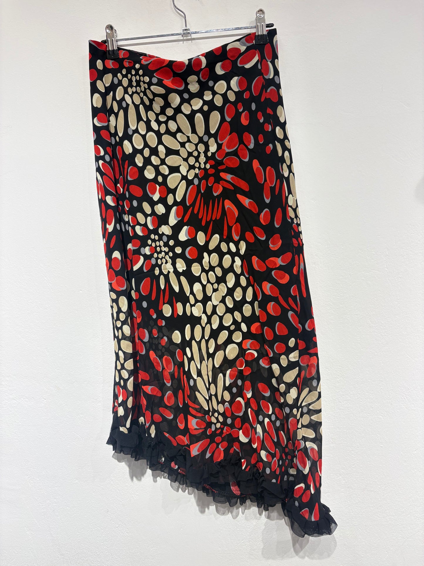 Vintage assymetrical skirt with stunning pattern