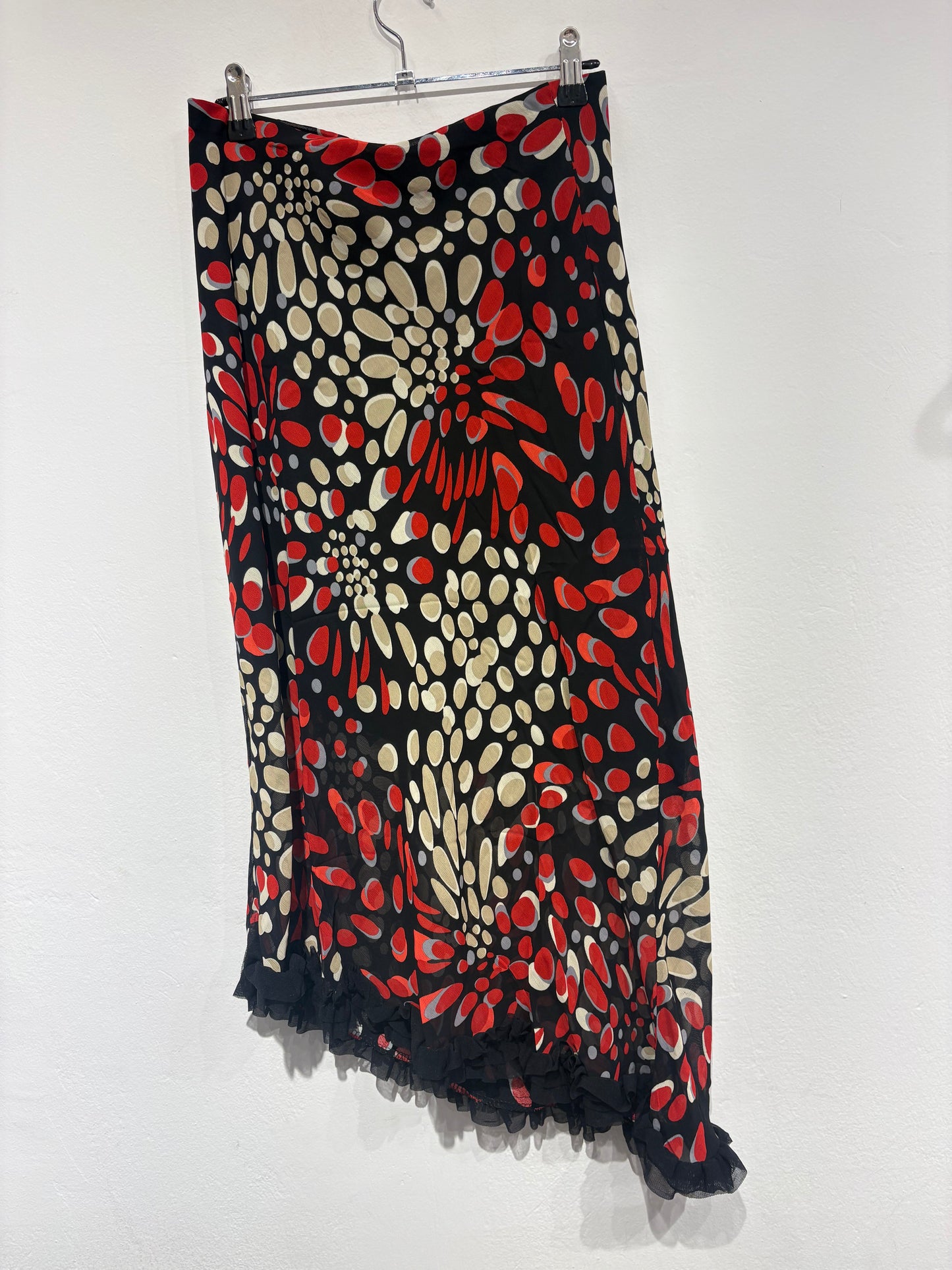 Vintage assymetrical skirt with stunning pattern