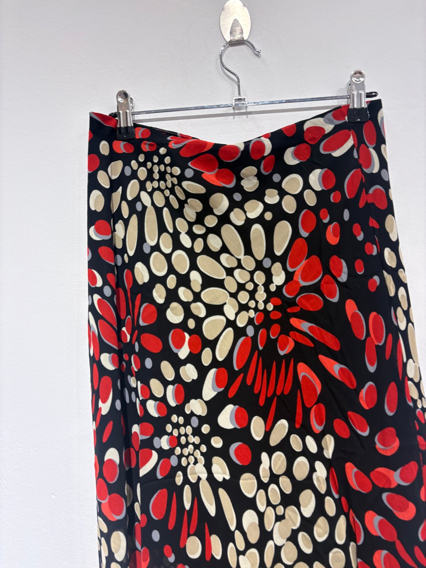 Vintage assymetrical skirt with stunning pattern