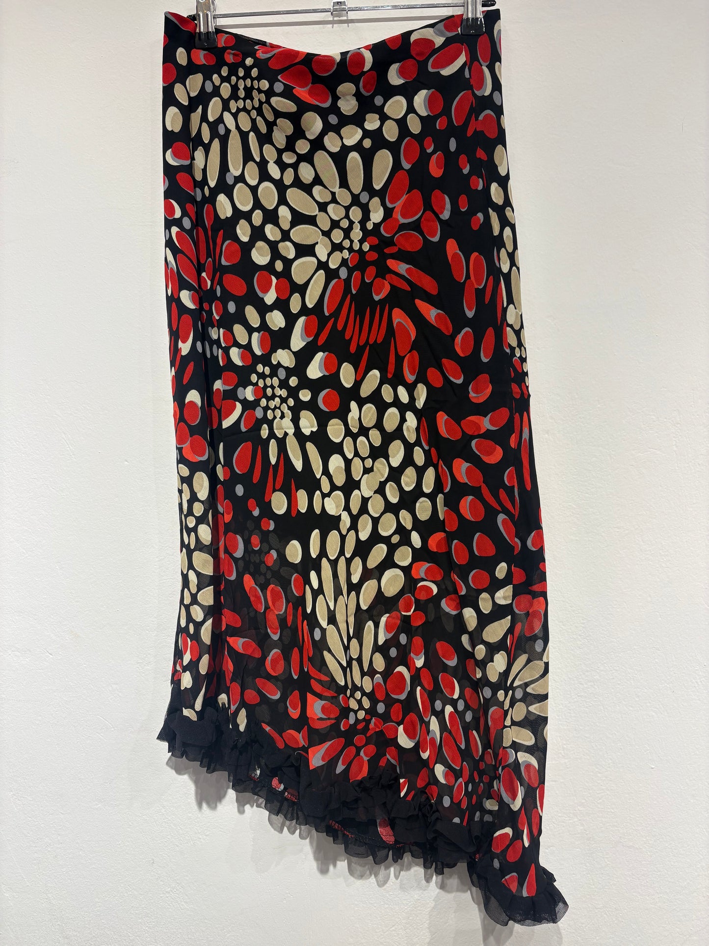 Vintage assymetrical skirt with stunning pattern
