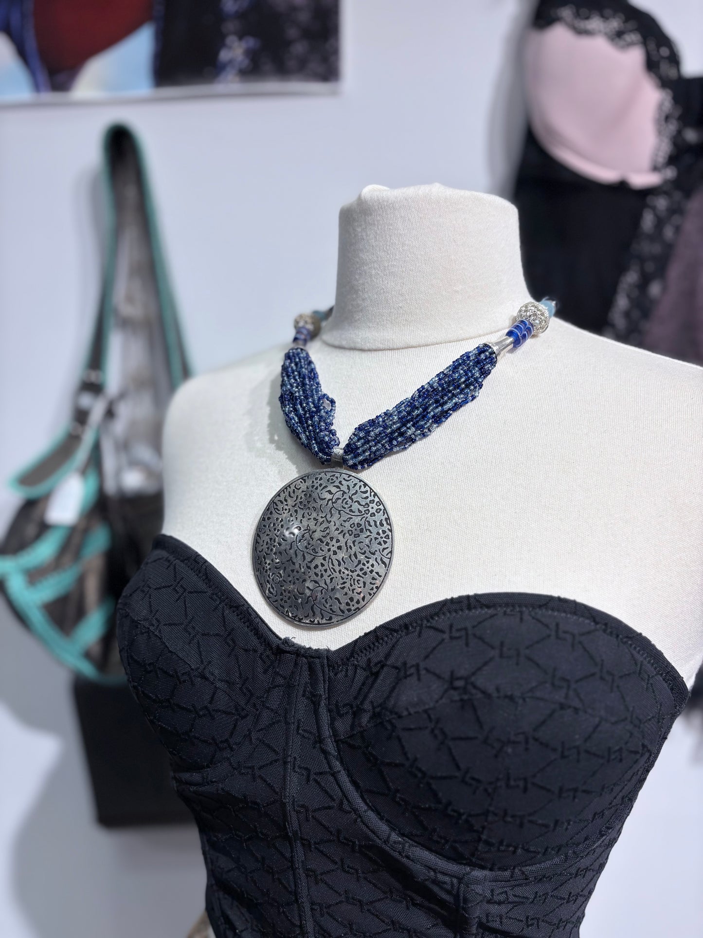 Vintage blue necklace with large silver pendant (Deadstock)