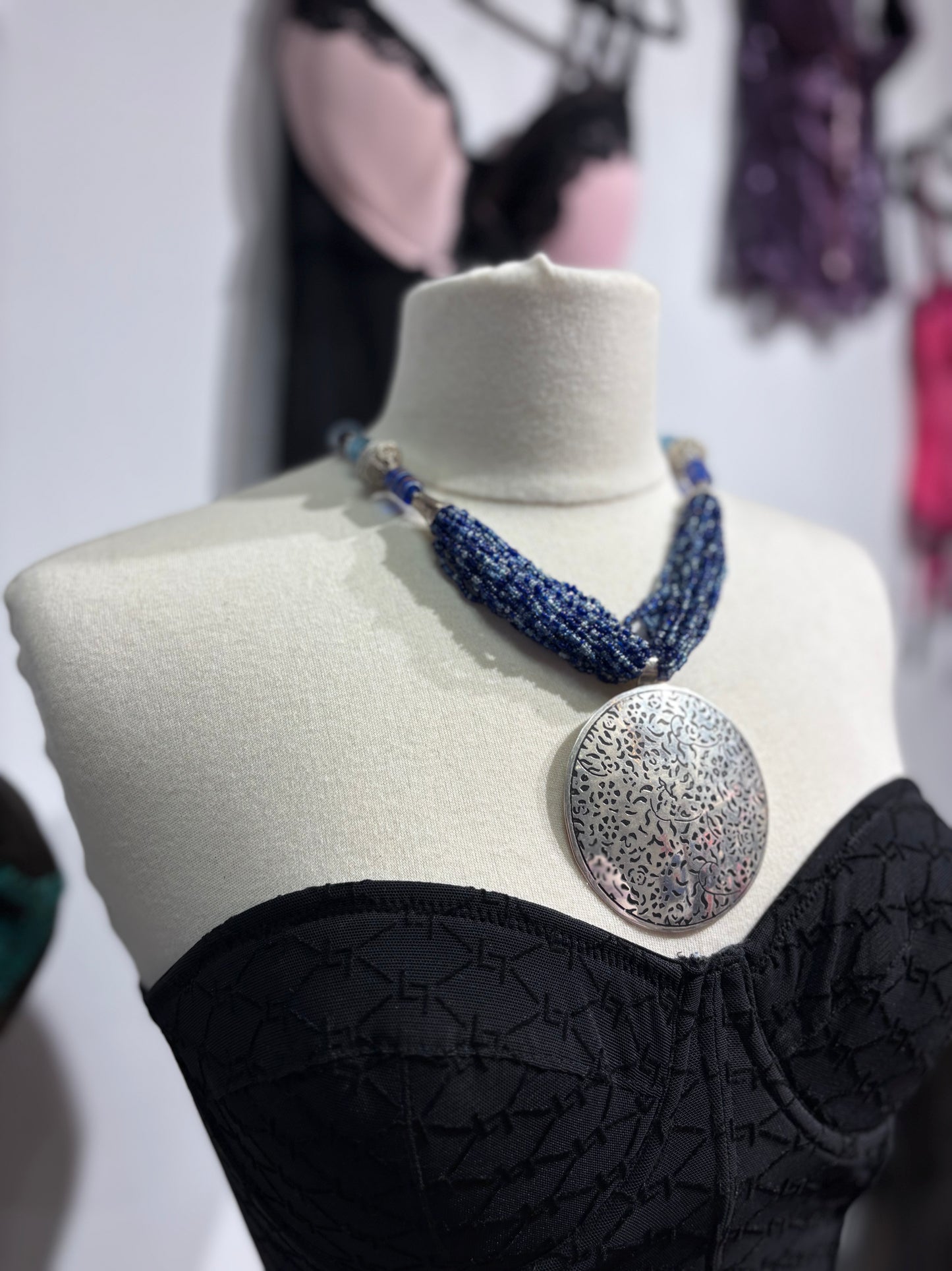 Vintage blue necklace with large silver pendant (Deadstock)