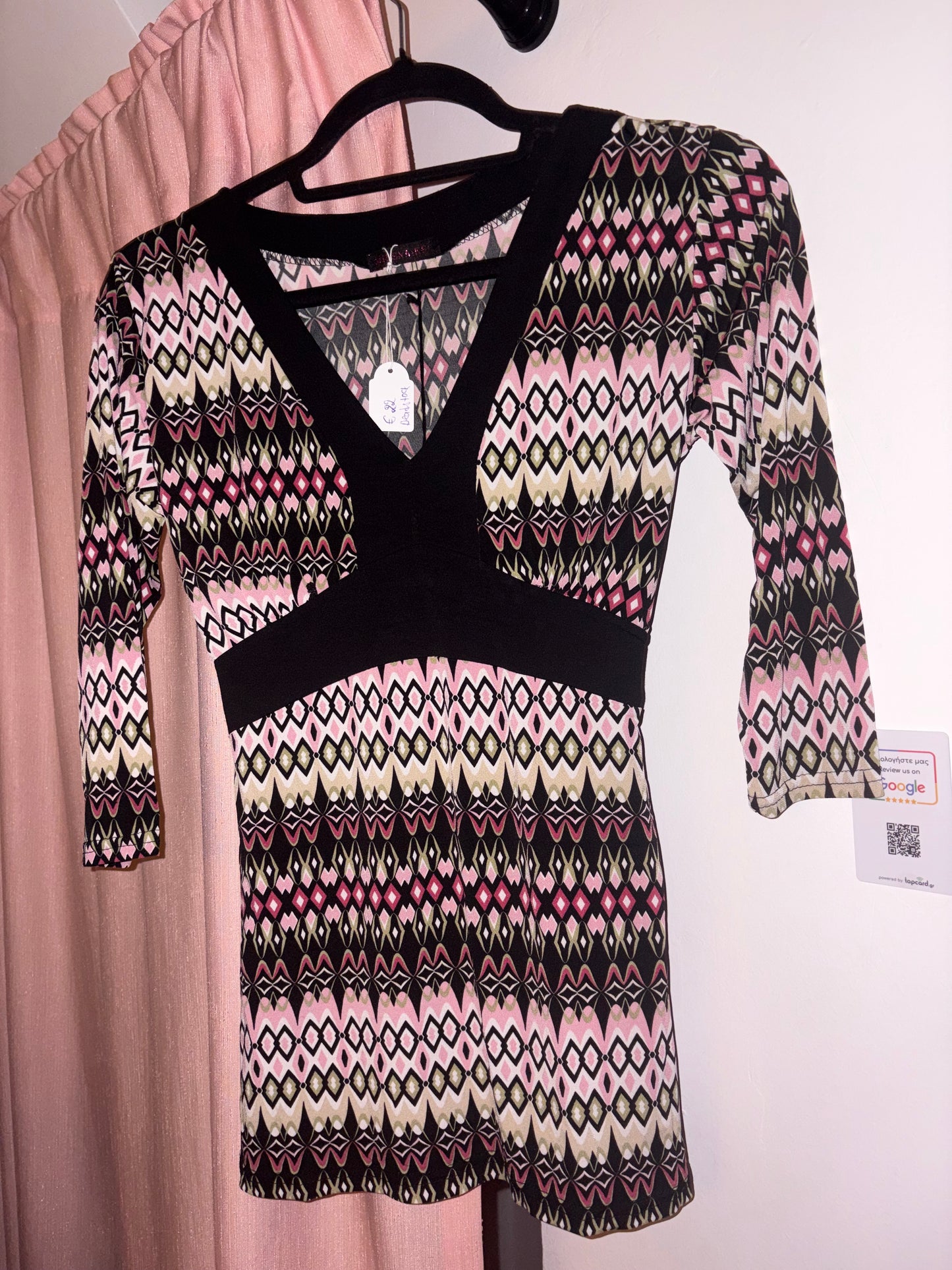 Long patterned top with a retro, Missoni-style geometric print (S-M)