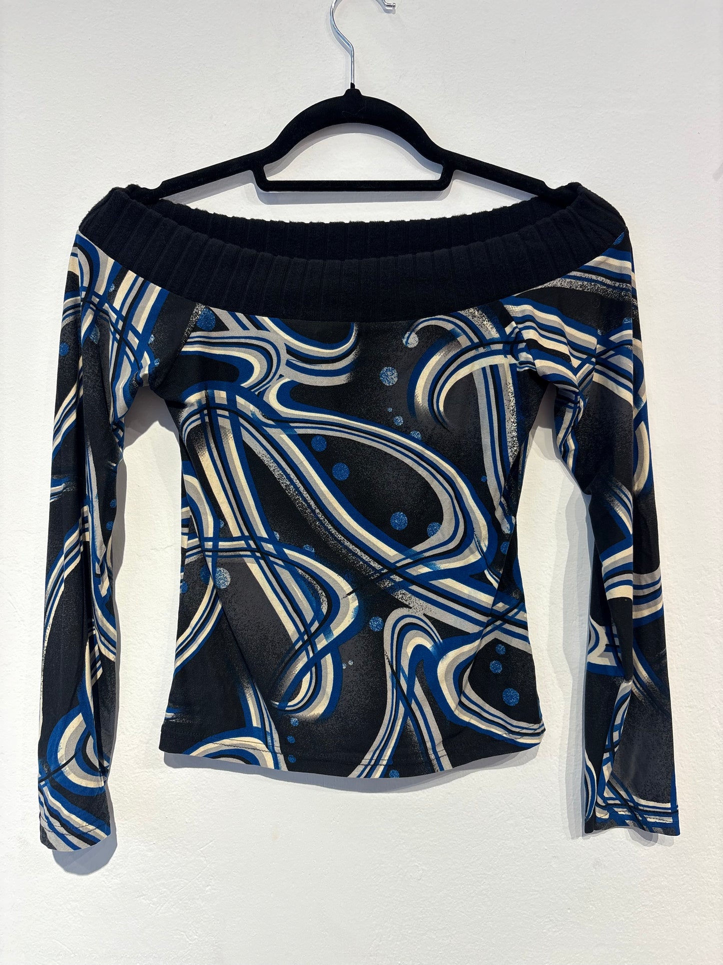 Y2k off-shoulder top with abstract blue/cream swirl print